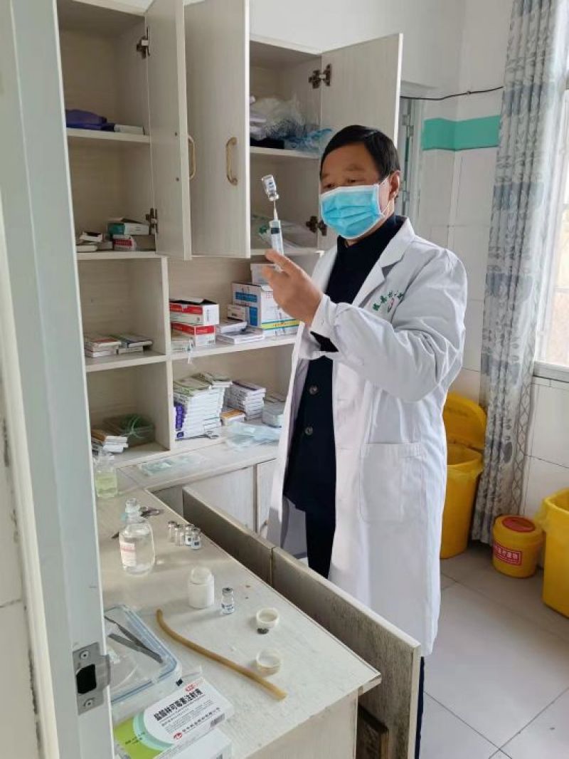 那个骑坏了12辆自行车的独臂村医 用33年的平凡坚守诠释“医者仁心” 那个骑坏了12辆自行车的独臂村医 用33年的平凡坚守诠释“医者仁心”
