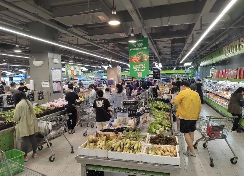 “先囤为敬”情绪回落,记者走访北京“菜篮子”:主流商超数倍备货 “先囤为敬”情绪回落,记者走访北京“菜篮子”:主流商超数倍备货