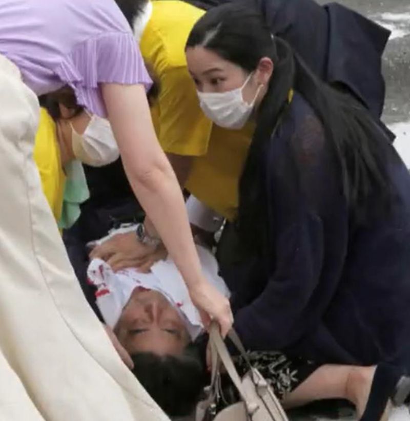 日本首相：医生正全力抢救安倍晋三！日媒公布最新伤情：考虑安装人工心肺