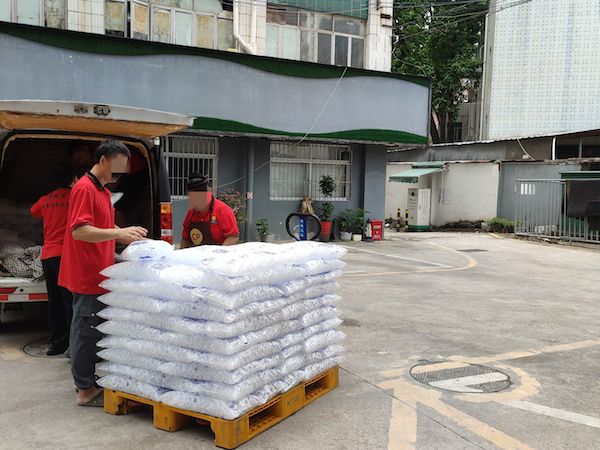 实探深圳制冰厂!暑季过去,冰块生意“钱”景在哪? 实探深圳制冰厂!暑季过去,冰块生意“钱”景在哪?
