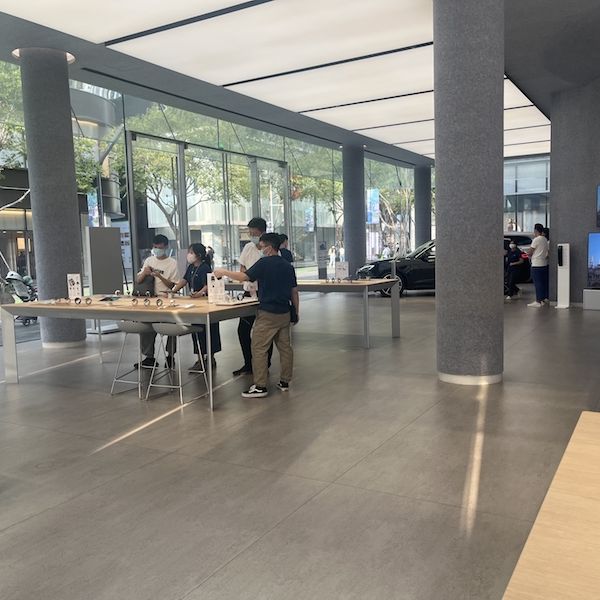 IPhone14“破发”华为Mate50为何一机难求?记者市场调查:部分机型线下溢价近万元 IPhone14“破发”华为Mate50为何一机难求?记者市场调查:部分机型线下溢价近万元