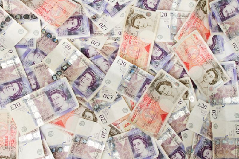 英国遭遇股汇债“三杀”背后:大规模减税被质疑时机不对,对冲基金闻风做空,大摩修改英镑目标值 英国遭遇股汇债“三杀”背后:大规模减税被质疑时机不对,对冲基金闻风做空,大摩修改英镑目标值