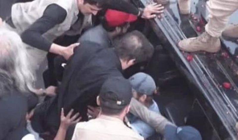 突发!巴基斯坦前总理遭枪击受伤,唯一一名嫌疑人被逮捕 突发!巴基斯坦前总理遭枪击受伤,唯一一名嫌疑人被逮捕