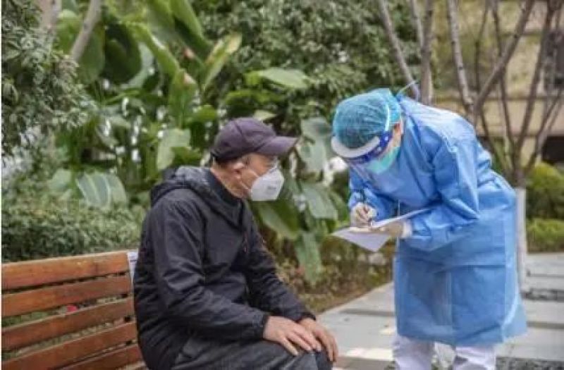 张文宏：这次是与奥密克戎的全面对决！我感染过，症状很轻