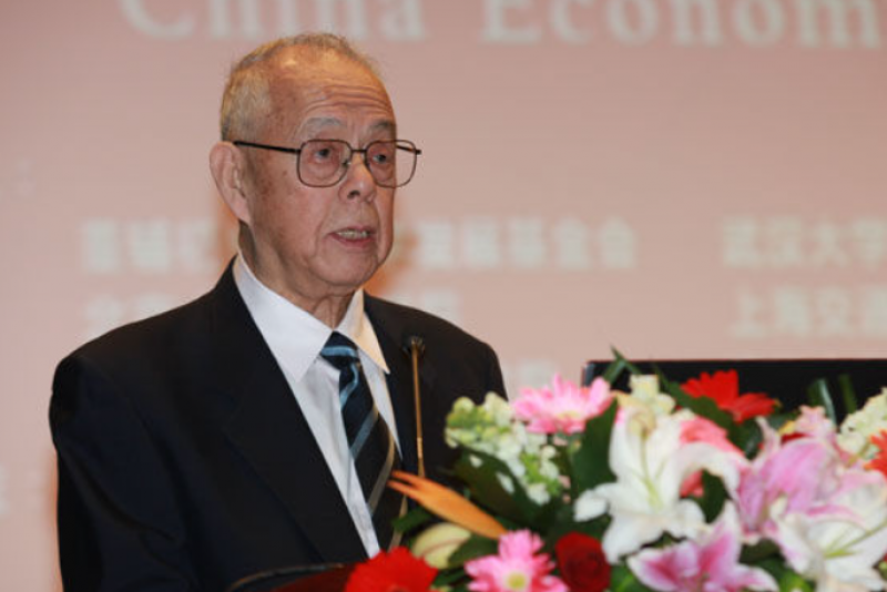 痛心！著名经济学家黄达逝世，享年98岁！曾任人大校长，自称“只留下四本教材”