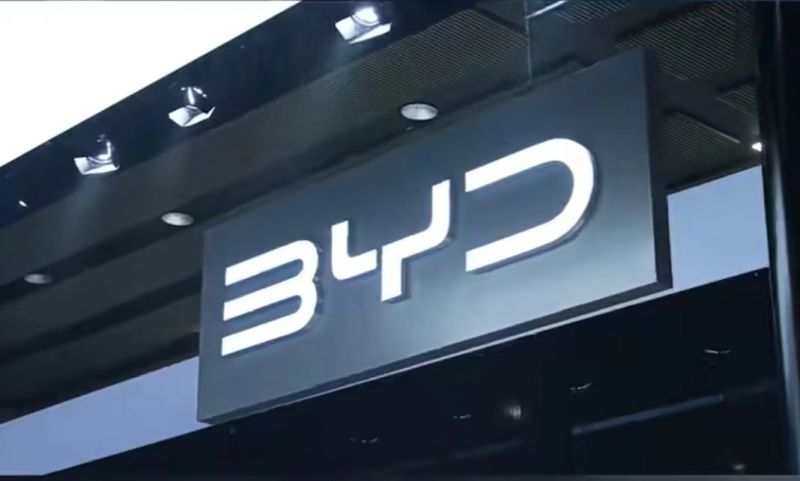 特斯拉搅起“降价潮”，多车企“无奈”加入，比亚迪部分门店售价优惠近万元