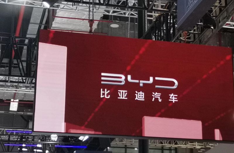 28天卖掉19.36万辆新车，销量“狂飙”的比亚迪年内将推新品牌“F”