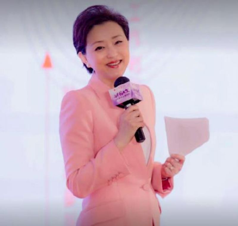 知名主持人杨澜公司数百万财产被冻结!曾被传移民美国,晒护照辟谣 知名主持人杨澜公司数百万财产被冻结!曾被传移民美国,晒护照辟谣