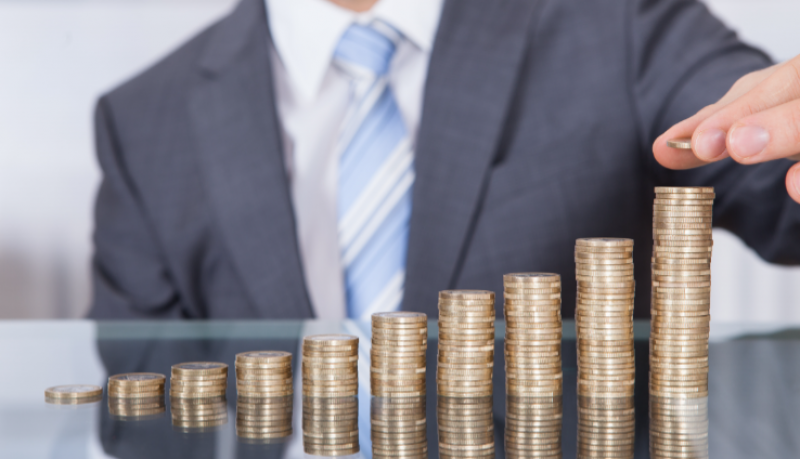 利率低至3.3%，年内消金机构发行ABS近90亿元，接近去年全年规模