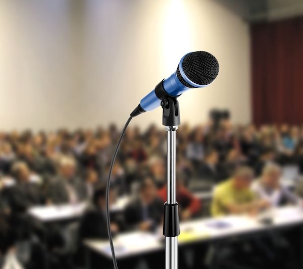 扩内需,促转型,提振信心 中央政治局会议定调下半年经济工作 扩内需,促转型,提振信心 中央政治局会议定调下半年经济工作