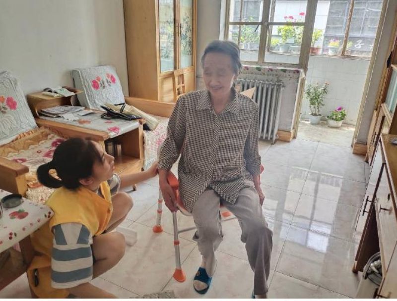 当摔倒成“老人杀手”,谁来为老人“搭把手”? 当摔倒成“老人杀手”,谁来为老人“搭把手”?