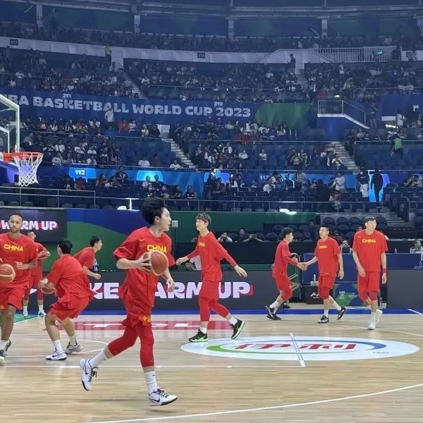 中国男篮彻底无缘巴黎奥运会！姚明眉头紧锁，杨健泣不成声，李凯尔深夜发声
