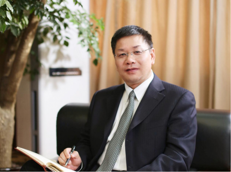 全国人大代表、浙江华海药业股份有限公司总裁陈保华:建议药品专利期限补偿制度增设“出口豁免”规定|两会声音 全国人大代表、浙江华海药业股份有限公司总裁陈保华:建议药品专利期限补偿制度增设“出口豁免”规定|两会声音
