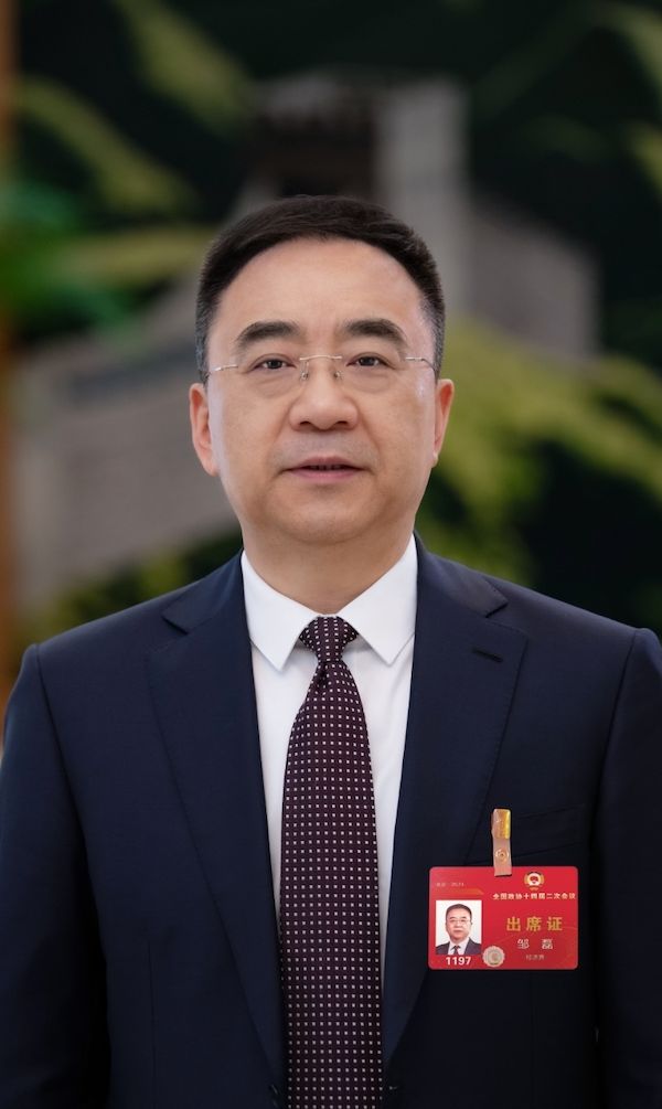 北方非清洁取暖高达近60亿平方米,全国政协委员、大唐集团董事长邹磊:建议多元推动可再生清洁取暖|两会声音