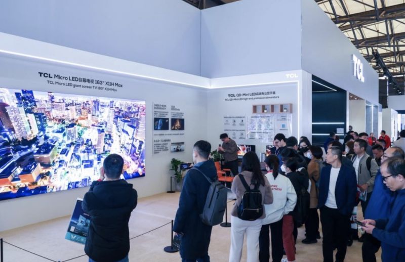 TCL华星武汉印刷OLED试产线设备调试中,价格成下一代显示技术破局关键|家博会消费风向 TCL华星武汉印刷OLED试产线设备调试中,价格成下一代显示技术破局关键|家博会消费风向