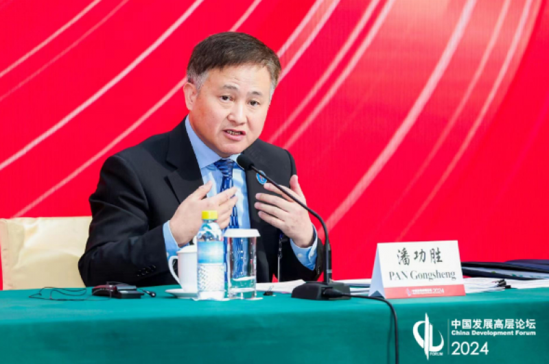 央行行长潘功胜:未来仍有充足的政策空间和丰富的工具储备|快讯 央行行长潘功胜:未来仍有充足的政策空间和丰富的工具储备|快讯