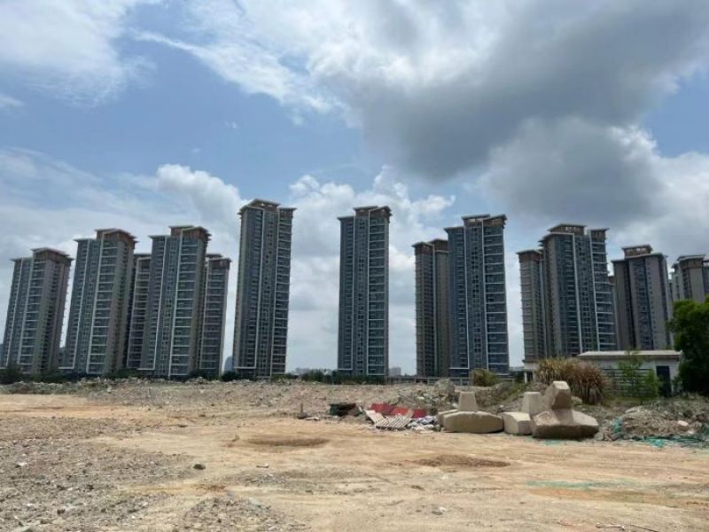 30余层高楼承重柱“一踢就烂”？海花岛有业主吓得“不敢住了”，儋州市住建局：组织专家组现场检查