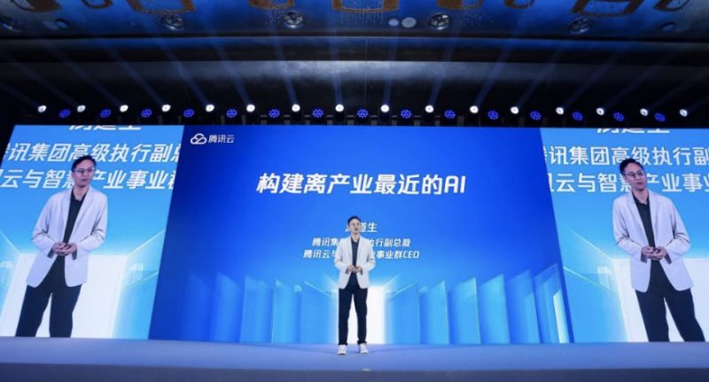 大模型厂商“卷王之战”:腾讯披露混元进展, 称将精力放在产品和技术上 大模型厂商“卷王之战”:腾讯披露混元进展, 称将精力放在产品和技术上