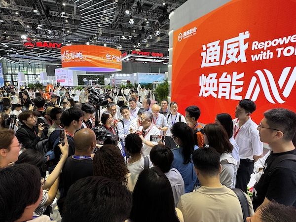 通威首席技术官邢国强:N型技术规模扩张十分快速,公司年底TOPCon产能或将超100吉瓦|对话能源大咖 通威首席技术官邢国强:N型技术规模扩张十分快速,公司年底TOPCon产能或将超100吉瓦|对话能源大咖