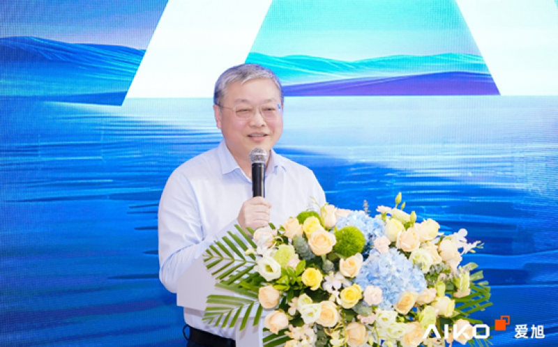 突破25%!这一光伏龙头刷新组件量产效率世界纪录,爱旭董事长陈刚:济南工厂能做到比TOPCon成本更低 突破25%!这一光伏龙头刷新组件量产效率世界纪录,爱旭董事长陈刚:济南工厂能做到比TOPCon成本更低