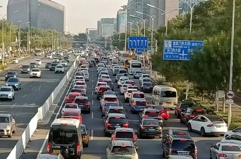北京面向无车家庭定向增发2万个新能源汽车指标，7月21日公布入围名单 | 快讯