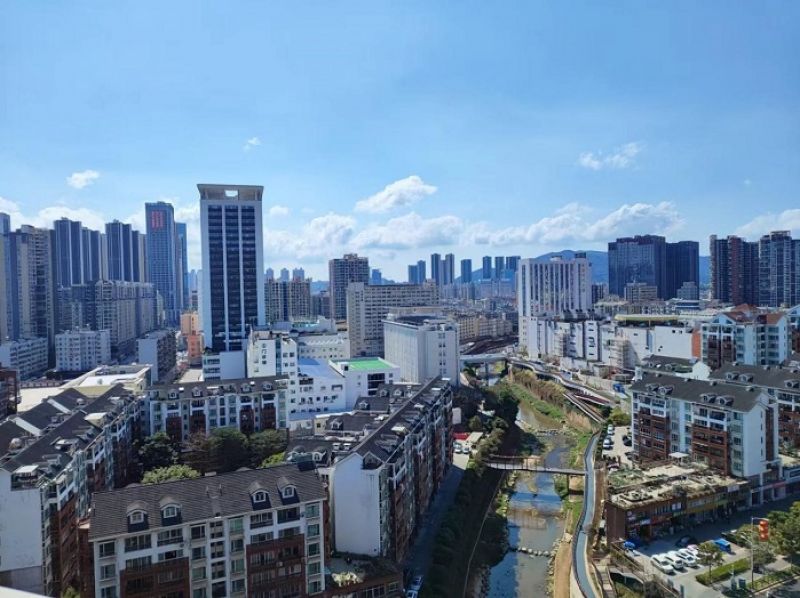 深圳楼市分化：千万级豪宅涨价入市“日光”，二手房成交均价跌到“5字头”