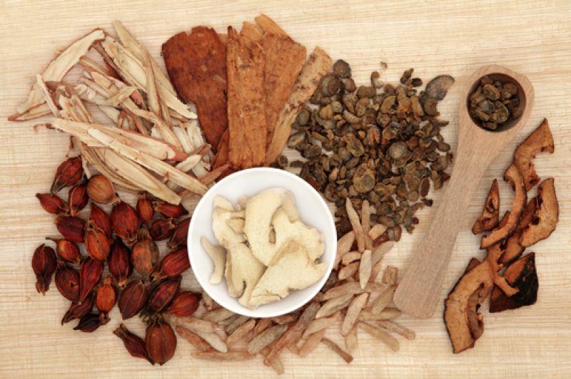 羚锐制药“躺赚”揭秘：靠卖膏药年销数十亿元，热衷理财上半年投6000万元