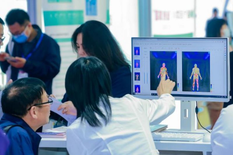 智慧中医元年，记者实探鹰眼智慧中医总部：机器人为你“望闻问切”