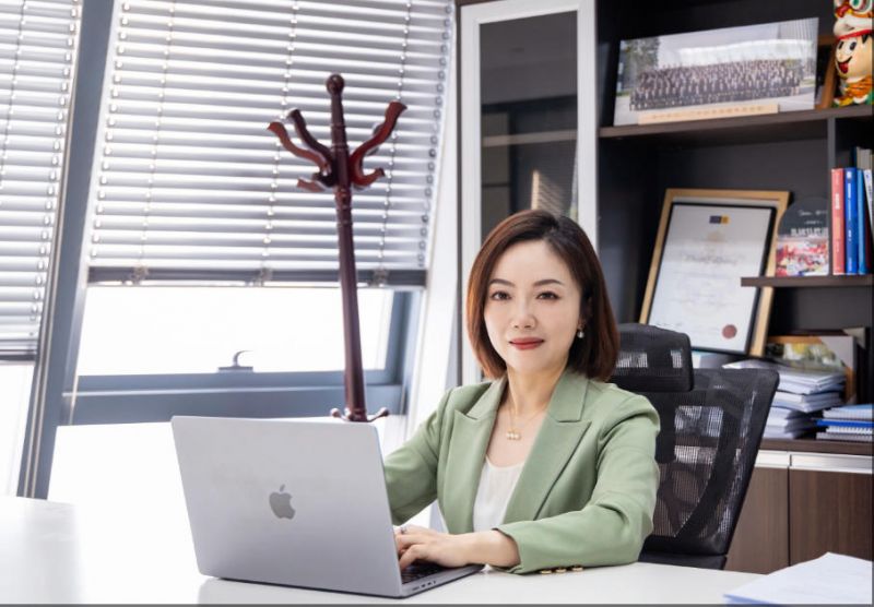 解码美的人工智能布局，全国人大代表钟铮两会建言AI视频“打假”｜两会声音