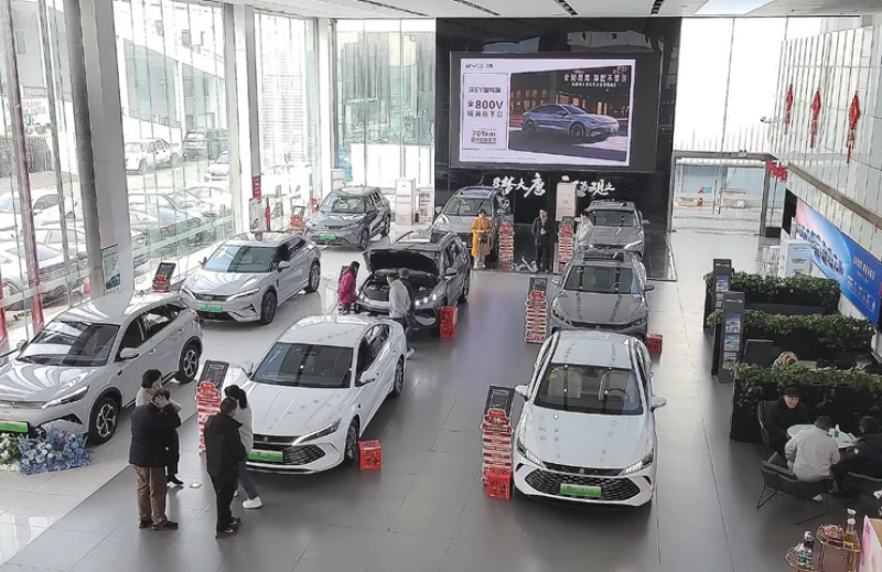 点燃消费热情！“0息购车”“至高节省3万元”，十堰市102家汽车经销商参与“以旧换新”促销政策｜五一促消费观察