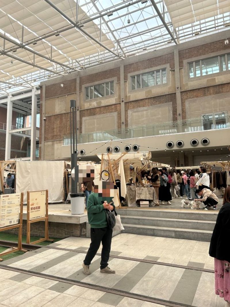年轻人突然爱上“赶集”,五一北京市集成群,赶个集得花上大几百 | 五一促消费观察 年轻人突然爱上“赶集”,五一北京市集成群,赶个集得花上大几百 | 五一促消费观察