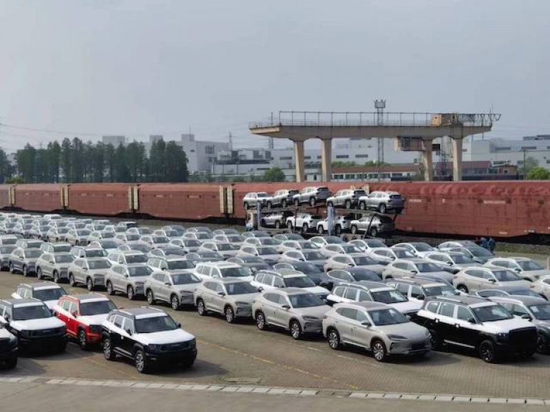 深度！抢运潮下，一辆出口电动汽车的极致72小时：“才下火车，又上货轮”