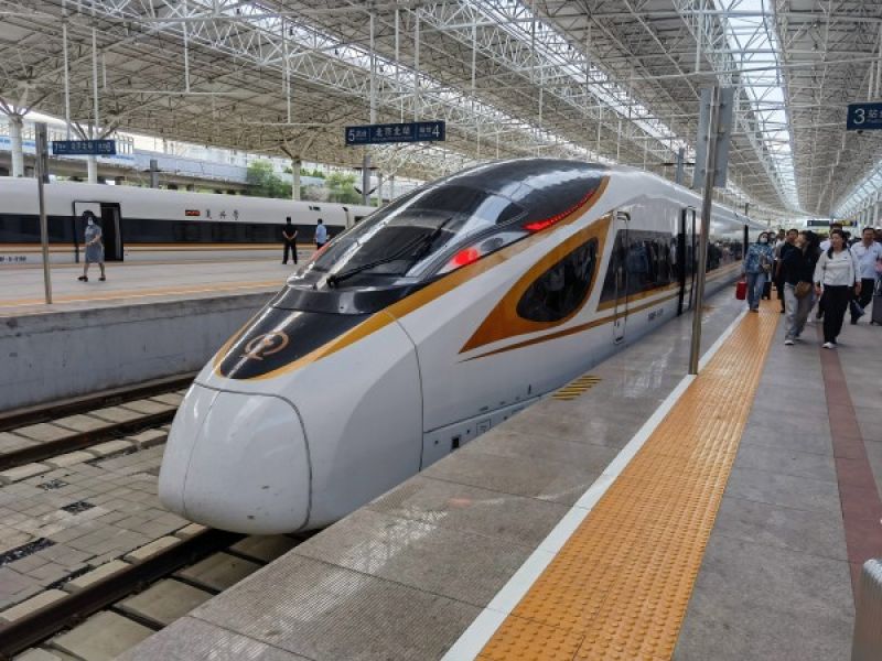 提速！京哈高铁京沈段将常态化按350公里时速运行｜快讯