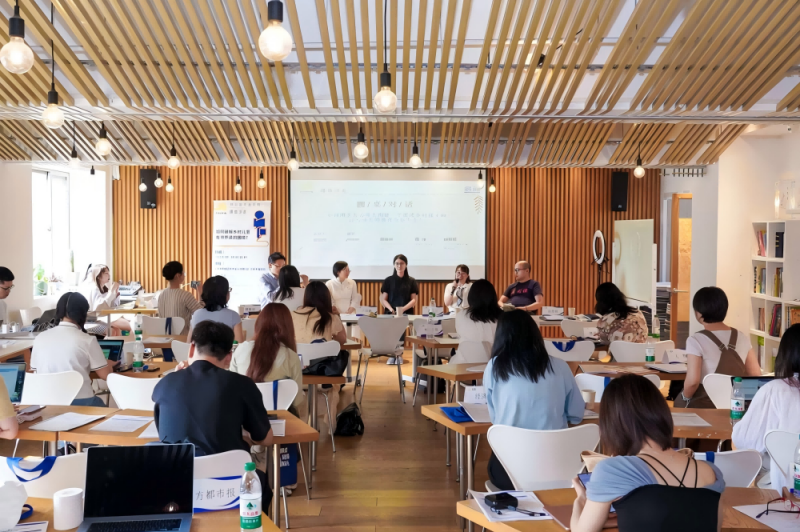 告别落灰的图书角：公益组织如何链接在地力量“抢回”乡村儿童阅读时间？