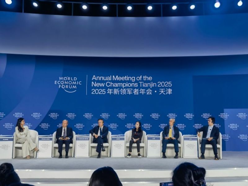 中企纷纷出海淘金,外企排队来华落户!“走出去”双向流动越来越频繁|问计达沃斯 中企纷纷出海淘金,外企排队来华落户!“走出去”双向流动越来越频繁|问计达沃斯