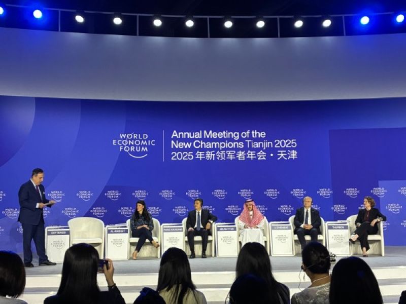 制造全球80％以上的光伏组件，中国推动全球能源转型贡献巨大｜问计达沃斯